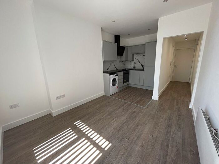 1 Bedroom Flat To Rent In Bed Flat, High Street, L15