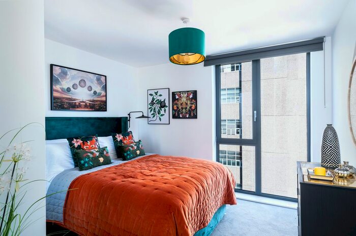 3 Bedroom Flat To Rent In Fairfield Ave, Staines, TW18