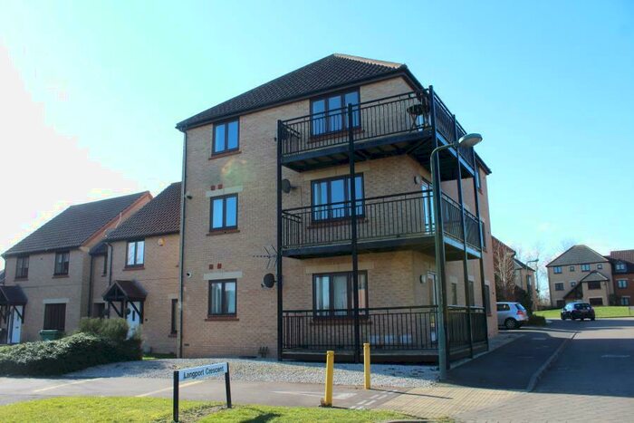 2 Bedroom Apartment To Rent In Langport Crescent, Oakhill, MK5