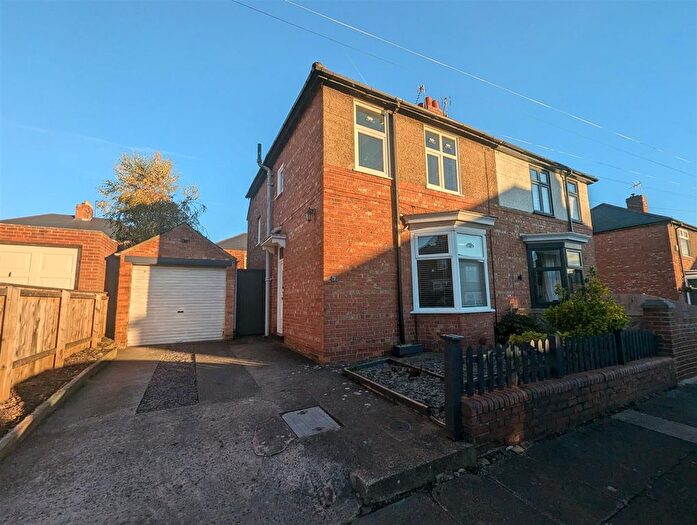 3 Bedroom Semi Detached House For Sale In Garthlands Road, Darlington, DL3