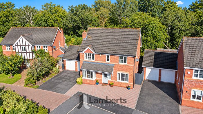 4 Bedroom Detached House For Sale In Dairy Lane, Redditch, B97