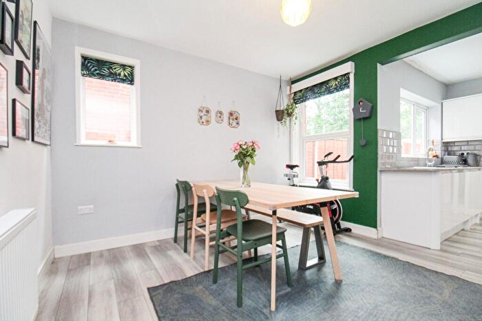 3 Bedroom Semi Detached House For Sale In Porchester Road, Woolston, SO19