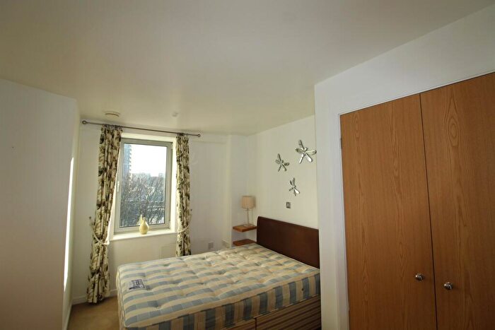 2 Bedroom Apartment To Rent In Whitehall Quay, Leeds, LS1