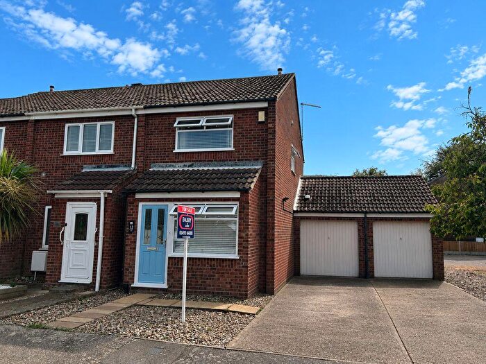 2 Bedroom End Of Terrace House For Sale In Cadiz Way, Hopton, NR31