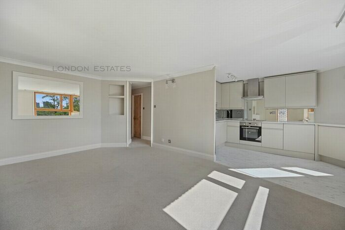 3 Bedroom Flat To Rent In Blantyre Walk, Worlds End Estate, Kings Road, Chelsea, SW10