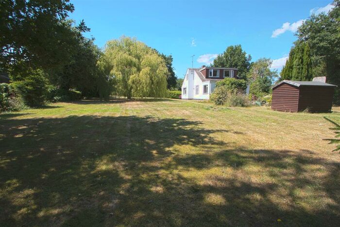 3 Bedroom Detached Bungalow For Sale In Broomhills Chase, Little Burstead, Billericay, CM12