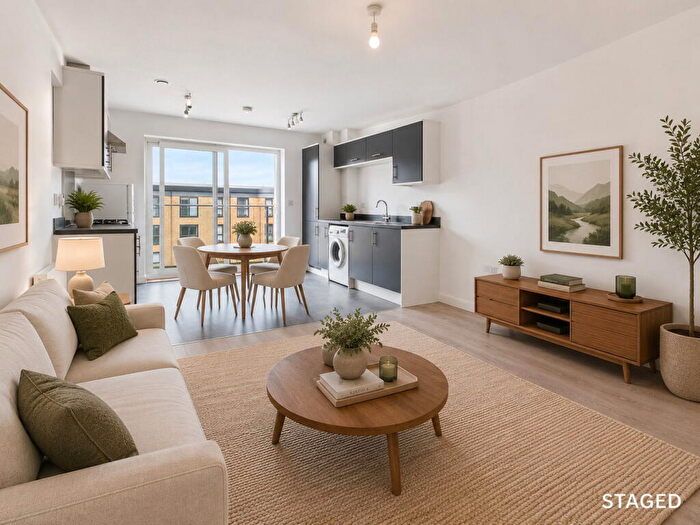 1 Bedroom Flat For Sale In Regent House, Station Road, Strood, ME2