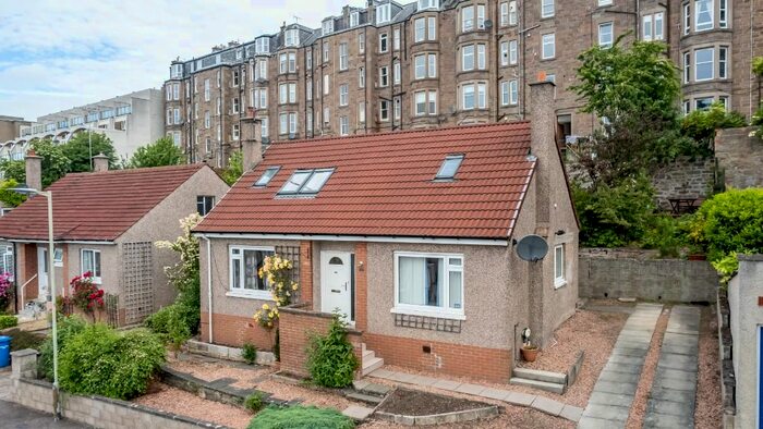 4 Bedroom Detached House To Rent In Minto Place, West End, Dundee, DD2