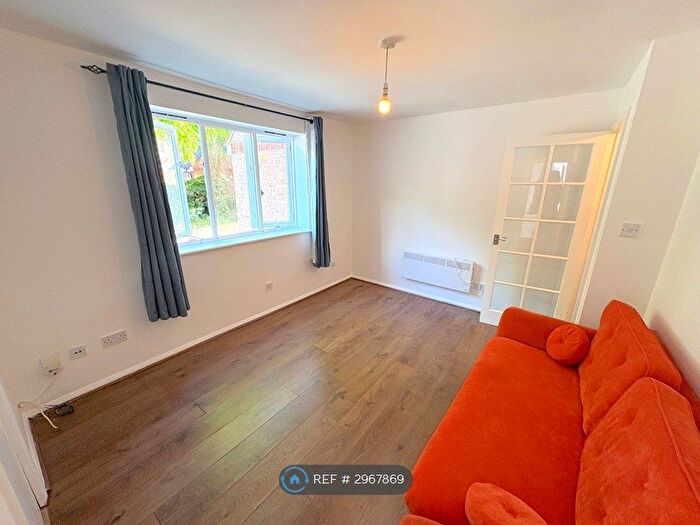1 Bedroom Flat To Rent In Cherry Blossom Close, London, N13