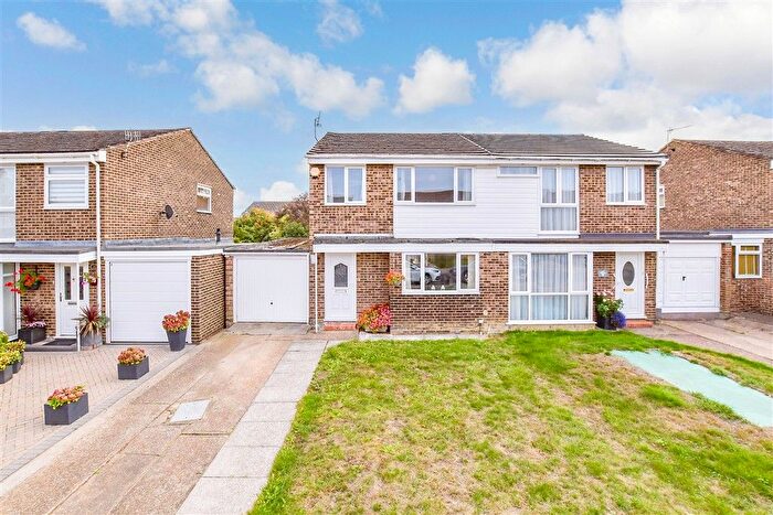 3 Bedroom Semi-detached House For Sale In Cobbs Close, Paddock Wood, Tonbridge, Kent, TN12