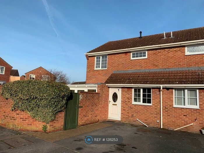1 Bedroom Semi-Detached House To Rent In Tomlin Close, Thatcham RG19