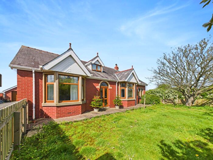 4 Bedroom Detached Bungalow For Sale In Kirkham Road, Freckleton, Preston, PR4