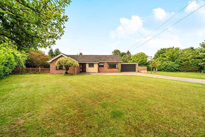 4 Bedroom Bungalow For Sale In Bessels Lea, Blewbury, Didcot, Oxfordshire, OX11