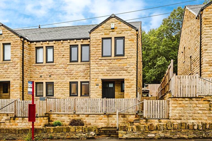 3 Bedroom Terraced House For Sale In Huddersfield Road, Holmfirth, HD9