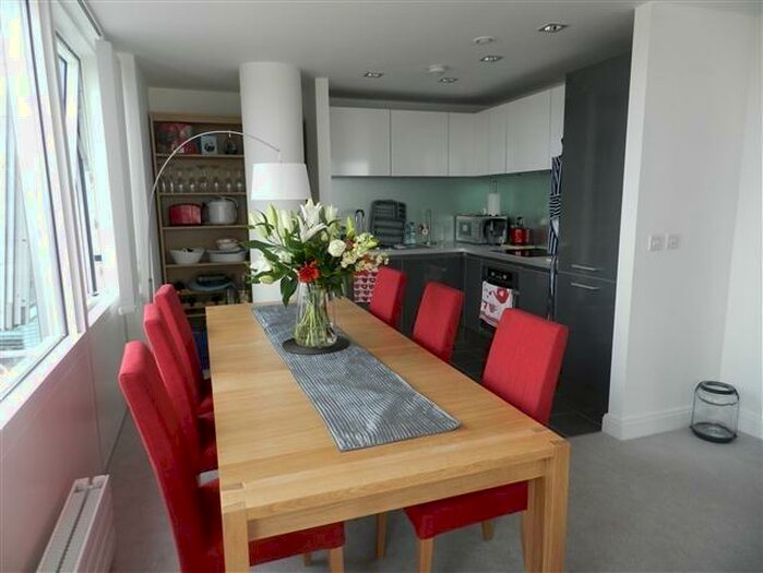2 Bedroom Flat To Rent In One Park West, Strand Street, L1