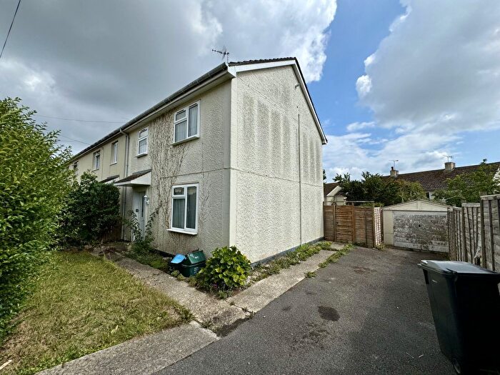 3 Bedroom Semi-detached House For Sale In St Patricks Road, Yeovil, Somerset, BA21