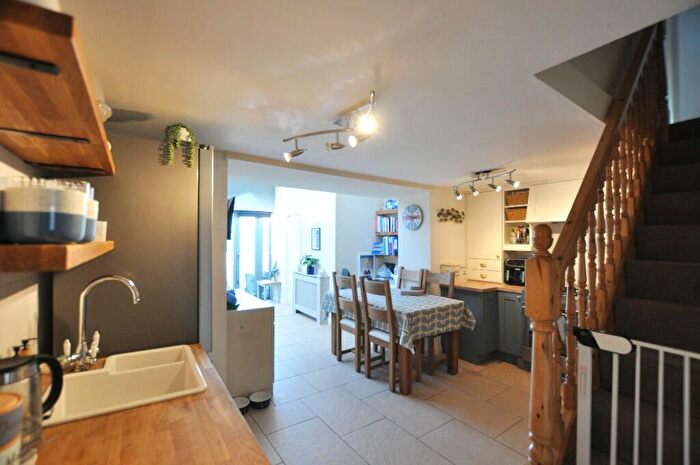 2 Bedroom Cottage For Sale In Long Lane, Heath Charnock, PR6