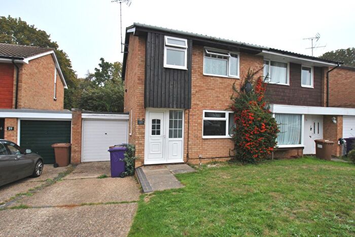 3 Bedroom Semi-Detached House To Rent In Crabtree Dell, Letchworth Garden City, SG6