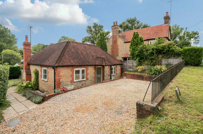 2 Bedroom Detached Bungalow For Sale In Heyshott, Midhurst, GU29