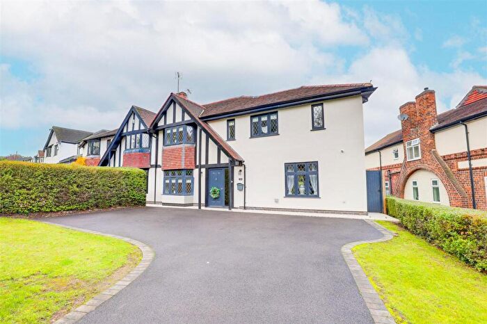 4 Bedroom Semi-Detached House For Sale In Loughborough Road, West Bridgford, NG2