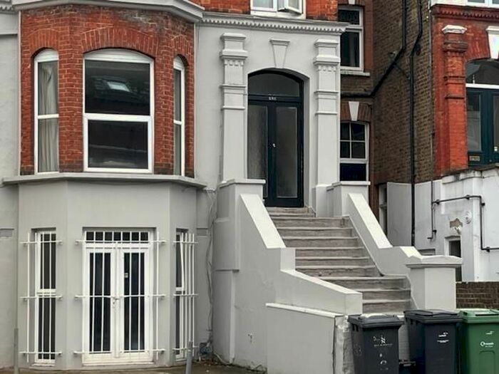 2 Bedroom Flat To Rent In Norwood Road, London, SE24