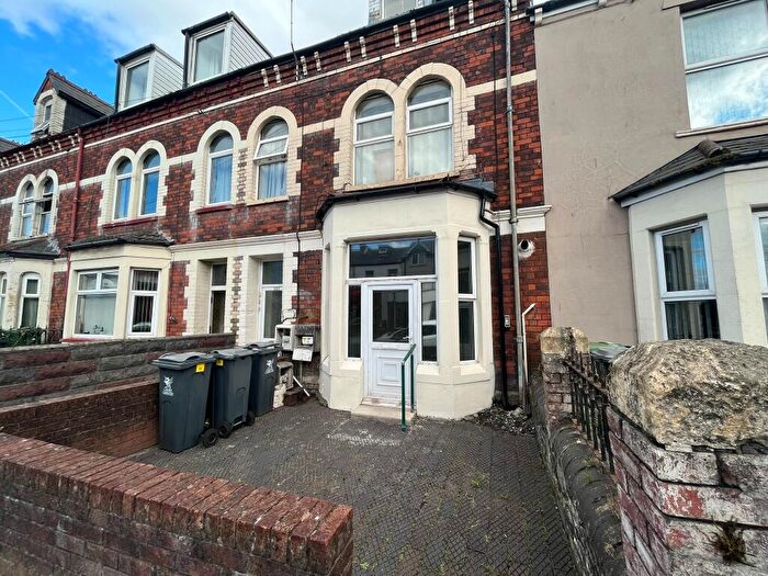 2 Bedroom Flat To Rent In B Penarth Road, Cardiff, CF11