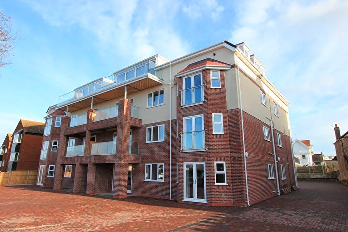 3 Bedroom Flat For Sale In College Avenue, Rhos On Sea, LL28