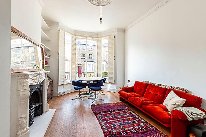 2 Bedroom Flat To Rent In Woodstock Road, London, N4