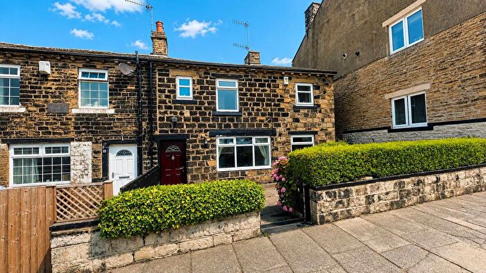 3 Bedroom End Of Terrace House For Sale In Stockhill Road, Greengates, Bradford, BD10