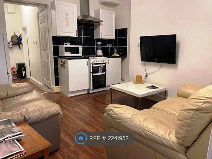 1 Bedroom Flat To Rent In Fallowfield, Manchester, M14