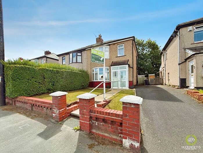 3 Bedroom Semi-Detached House For Sale In Rossendale Road, Burnley, BB11