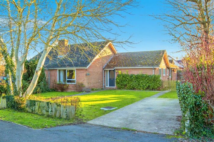3 Bedroom Semi-Detached Bungalow For Sale In West Drive, Highfields Caldecote, Cambridge, CB23
