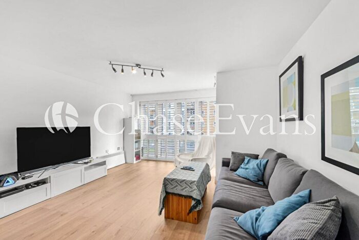 3 Bedroom Flat For Sale In St Davids Square, Isle Of Dogs, London, E14