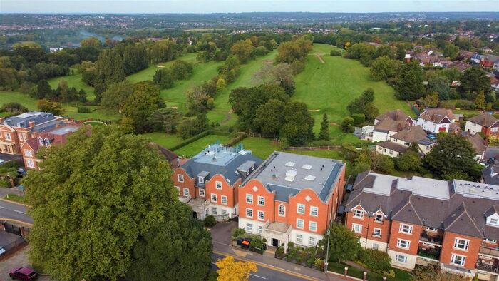 3 Bedroom Flat To Rent In Manor Road, Chigwell, IG7