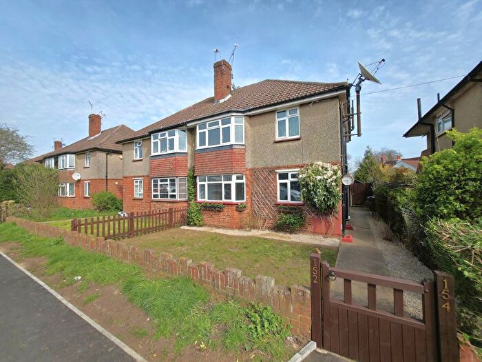 2 Bedroom Maisonette For Sale In Horley, Surrey, RH6