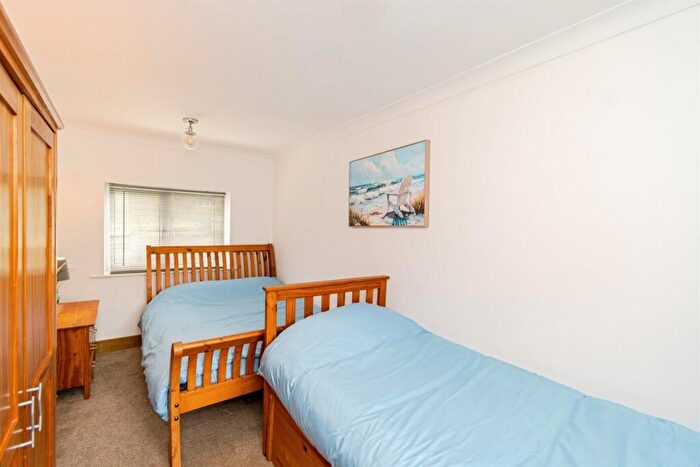 4 Bedroom Detached House For Sale In Bassett Dale, Southampton, SO16