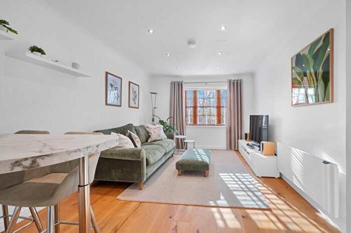 1 Bedroom Apartment To Rent In Princes Road, Weybridge, KT13