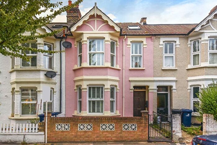 4 Bedroom Terraced House To Rent In Drayton Gardens, Ealing, W13