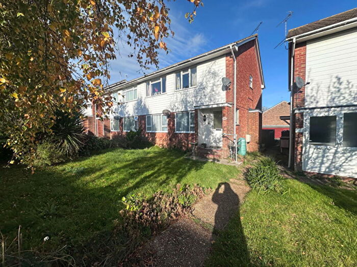 2 Bedroom Flat To Rent In Austen Walk, Eastbourne, BN23