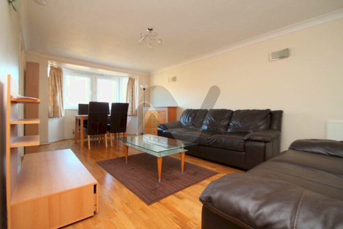 2 Bedroom Flat To Rent In Tollington Park, Holloway, N4