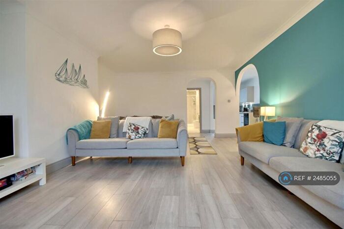 1 Bedroom Flat To Rent In Georgina Court, Southsea, PO5