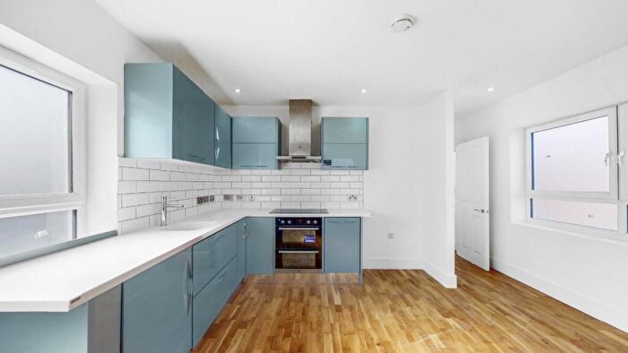 2 Bedroom Flat To Rent In Mora Road, London, NW2