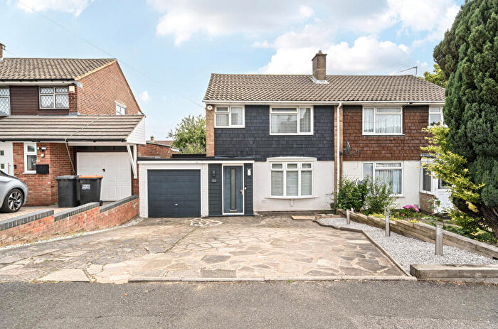 3 Bedroom Semi-Detached House For Sale In Lowther Road, Dunstable, Bedfordshire, LU6
