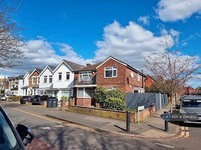 3 Bedroom Maisonette To Rent In Chestnut Road, Kingston Upon Thames, KT2