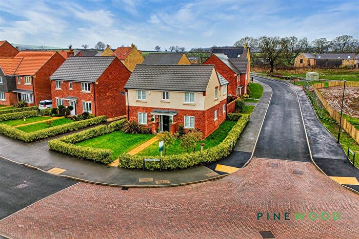 4 Bedroom Detached House For Sale In Skylarks, Winfell Road, Dunston, Chesterfield, Derbyshire, S41