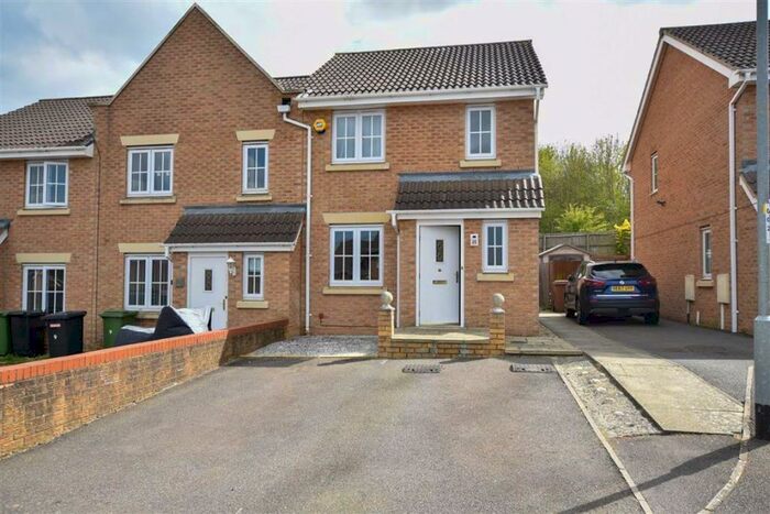 3 Bedroom Semi-Detached House To Rent In Alken Close, Wellingborough, NN8
