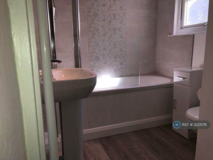 1 Bedroom Flat To Rent In Admiralty Street, Plymouth, PL1