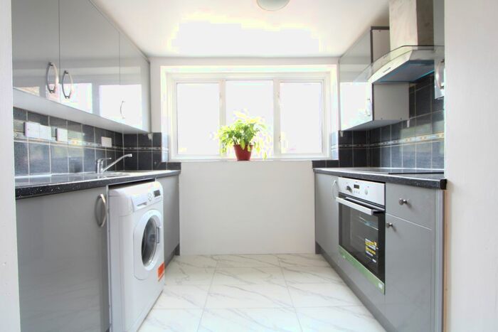 4 Bedroom Terraced House To Rent In Undine Street, Tooting Broadway, SW17