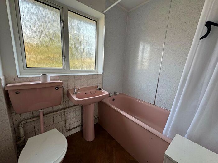 1 Bedroom Flat To Rent In Ashford Close, Hailsham, BN27