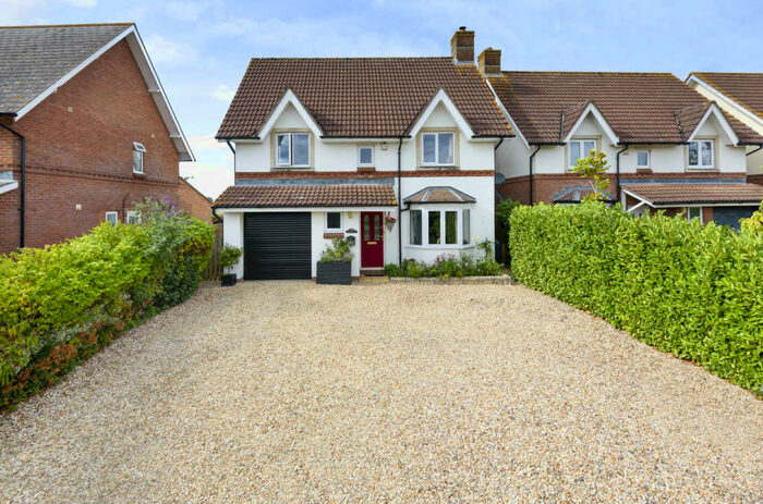4 Bedroom Detached House For Sale In The Green, Dauntsey, SN15